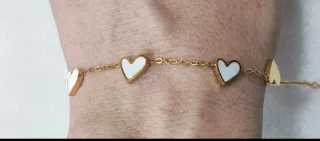 Pulsera Corazones Acero Inoxidable dorado.