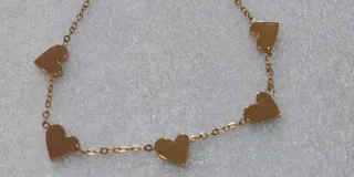 Pulsera Corazones Acero Inoxidable dorado.