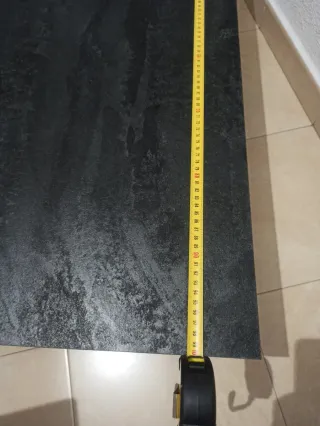 Mesa de centro elevable de madera y piedra