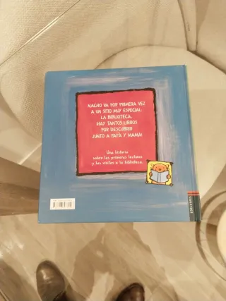 Nacho va a la biblioteca (Spanish Edition). Libro