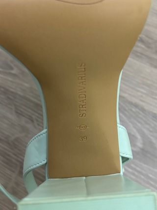 Sandalias tacón Stradivarius Talla 39