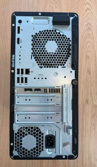 PC HP i7-13700 32GB 512SSD + teclado y mouse HP