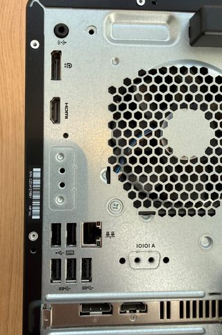 PC HP i7-13700 32GB 512SSD + teclado y mouse HP