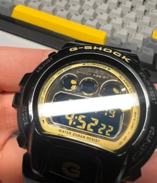Reloj Casio G-Shock Negro y Dorado