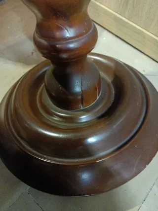 Porta telefono in legno marrone