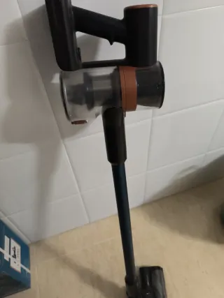 Aspiradora escoba Taurus Guzzler Light