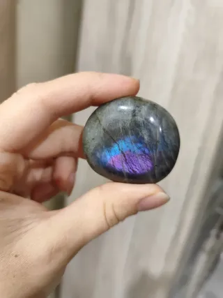 Pietra Labradorite viola blu