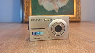 Cámara Digital Olympus FE-20 8MP