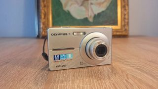 Cámara Digital Olympus FE-20 8MP