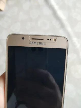 Samsung Galaxy J5 6 Dorado