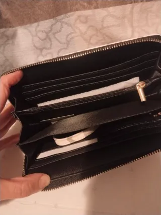 Cartera de mano con estampado