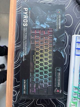 Teclado Newskill Pyros Negro