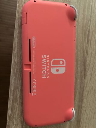 Nintendo Switch Lite + Mario Kart 8 Deluxe + Minec