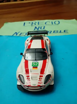 Aston Martin DBR-9 scalextric