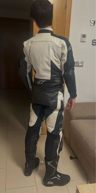 Mono de cuero Alpinestars Talla 42 Stella