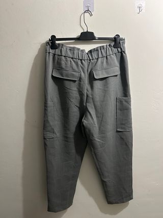 Pantalón Zara tobillero ancho gris talla 44