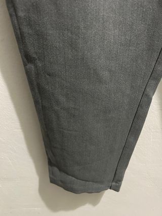 Pantalón Zara tobillero ancho gris talla 44