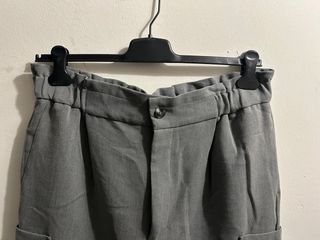 Pantalón Zara tobillero ancho gris talla 44