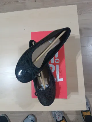 Manoletinas negras brillantes talla 37