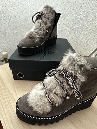 Botines Alpe Piel y Pelo Gris