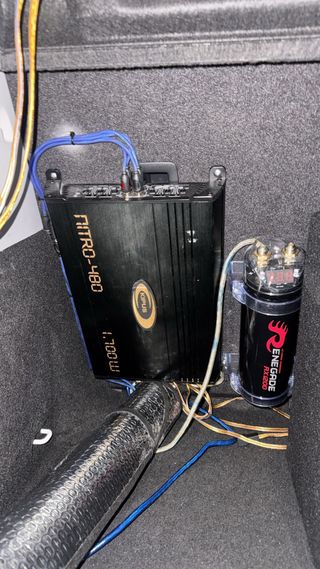 Amplificador Kipus Nitro-480 1700W y Condensador R