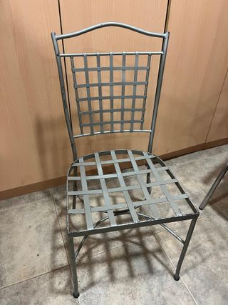 Juego de 4 sillas de forja plateadas
