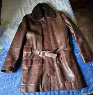 Chaqueta larga de piel para hombre