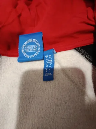 Chaqueta Adidas Gris y Roja con Capucha