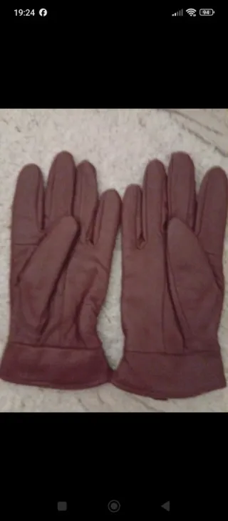 Guantes de piel color burdeos