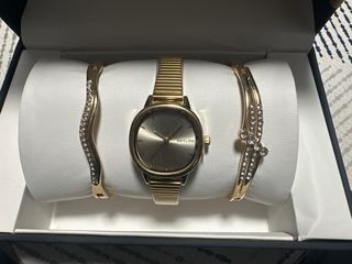 Conjunto SKYLINE Reloj y Pulseras Mujer Oro