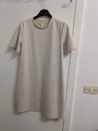 Coppia vestiti donna blu e verdi beige con strass