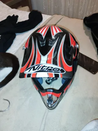 Casco Nitro Racing
