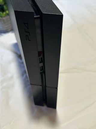 Consola PS4 Fat Negra + Mando y Juegos