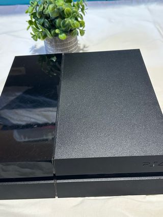 Consola PS4 Fat Negra + Mando y Juegos