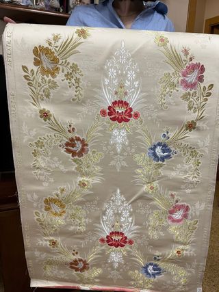 Tela fallera Alcázar fondo beige, Artextil. 13 m.