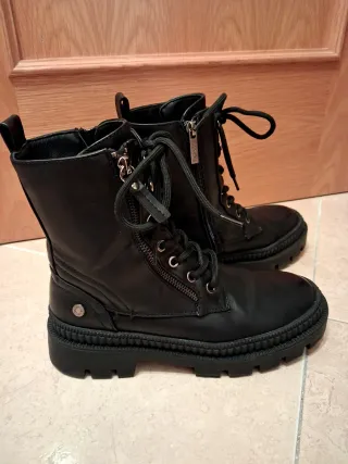 Botas militares negras
