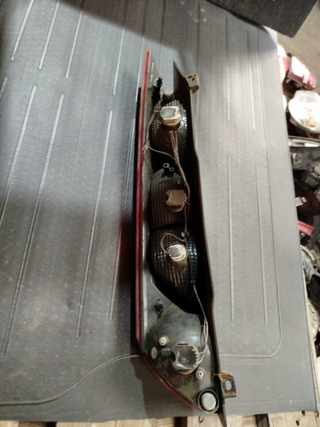 PILOTO TRASERO DERECHO FORD TRANSIT CONNECT *