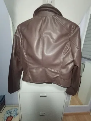 Cazadora efecto piel marrón Talla M