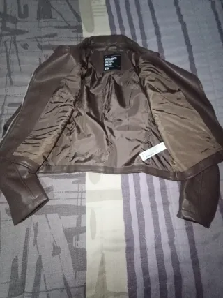 Cazadora efecto piel marrón Talla M