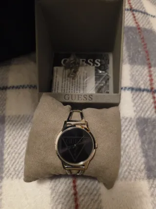 Reloj Guess Mujer Negro y Plateado