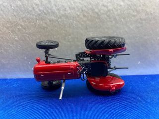 TRACTOR DE MINIATURA MASSEY FERGUSON 35X 1:43