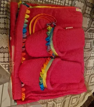 Set accappatoio e ciabatte nuovo