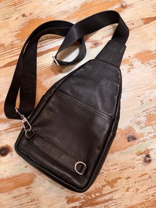 Bolso Cruzado Prada Negro Piel Cocodrilo