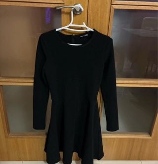 Vestido negro manga larga