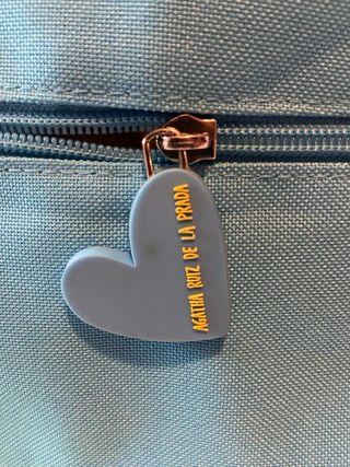 Neceser azul con corazón