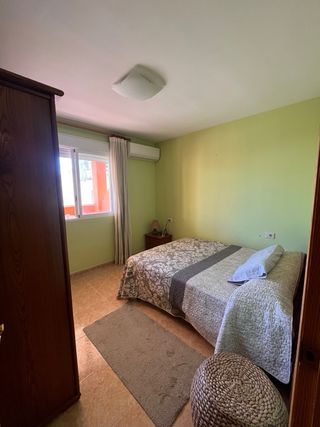 Alquiler habitacion doble con amplio balcon