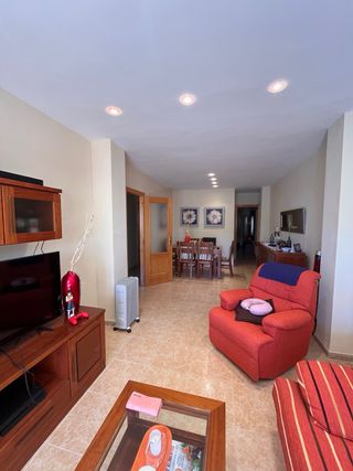 Alquiler habitacion doble con amplio balcon