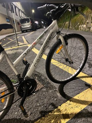 Bicicleta Rockrider blanca