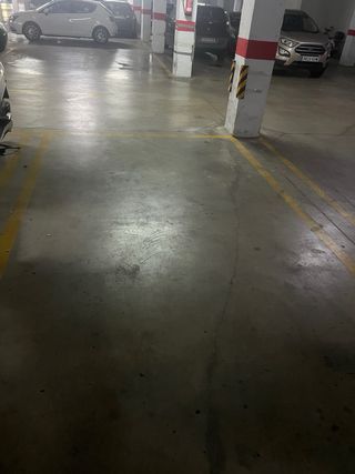 Se alquila Garaje en sótano comunitario de 13 m2