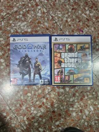 Juegos PS5 God of War y GTA V